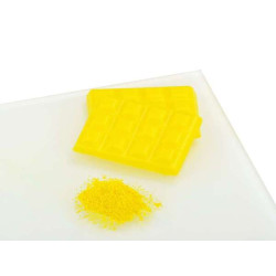 Riebaluose tirpūs maistiniai dažai. Geltona spalva