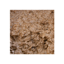 Pieninio šokolado ir lazdyno riešutų masė su traškiais